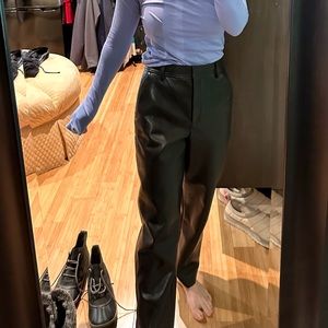ARITZIA LEATHER PANTS LIKE NEW SIZE 6 PRICE NEGOTIABLE